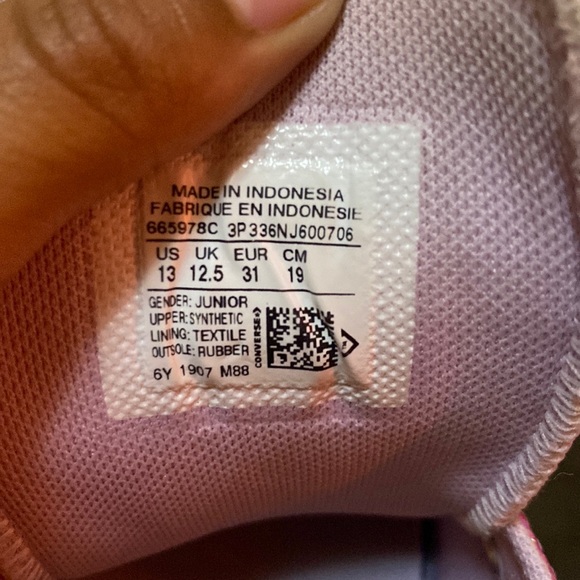 Pink converse ,for six year olds, 13 size in US - Picture 4 of 4